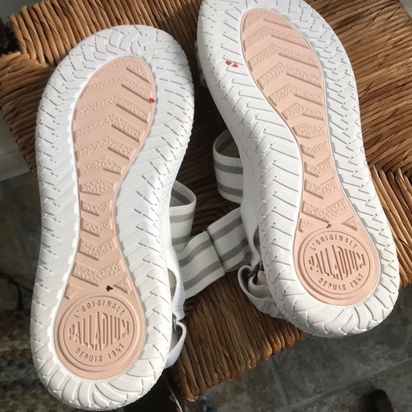New Palladium white cushion sandal size 8.5 - Picture 6 of 8